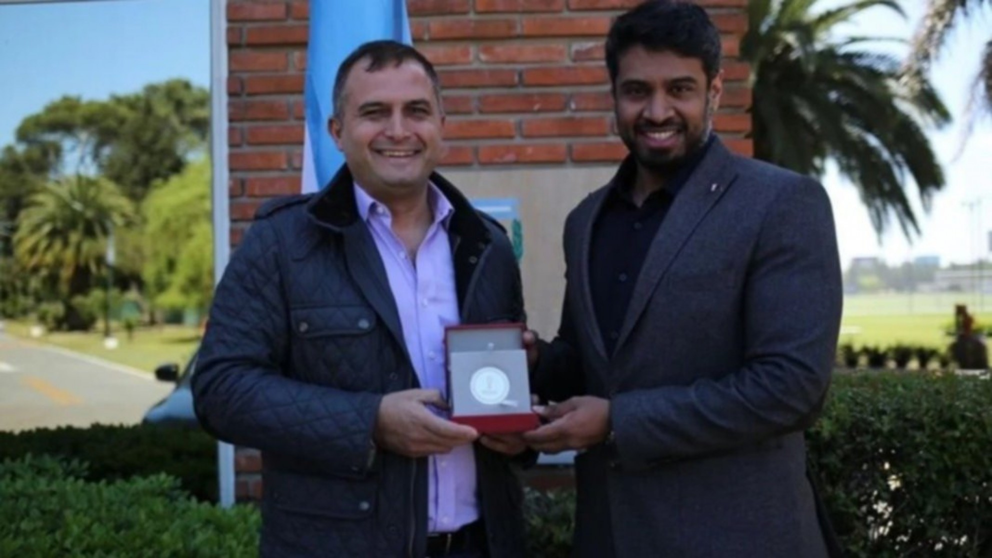 Una delegación de funcionarios qataríes se reunió en Buenos Aires con 150 fans que viajarán al Mundial